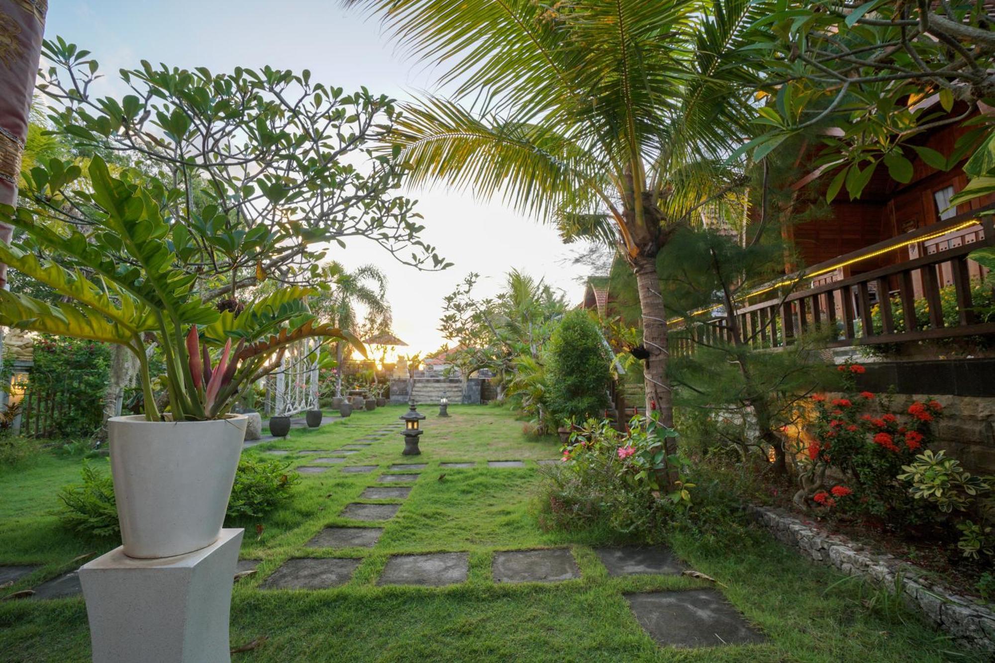 Innora Jungle Resort And Spa Batununggul Exterior foto